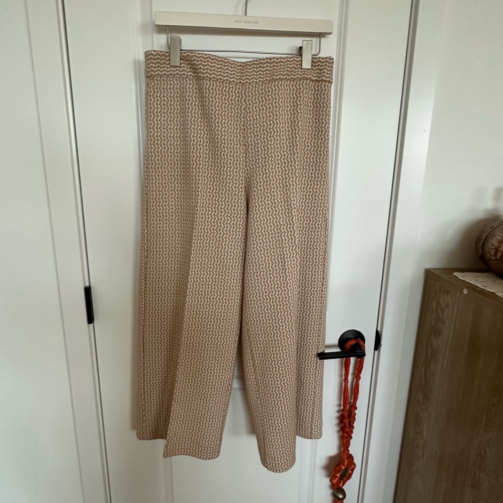 Ann Taylor Tan and White Textured Pants